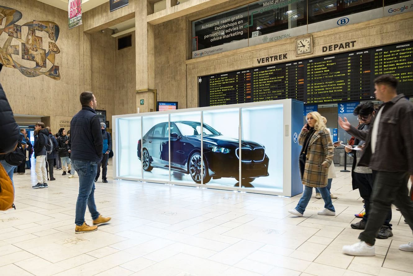 De holografische BMW-wand van Urban Media en Holoconnects.
