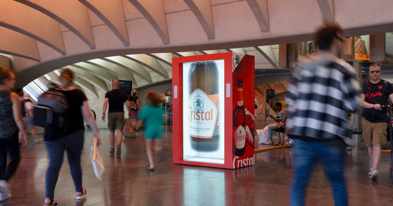 Een Holobox als holografische retaildisplay voor campagnes.
